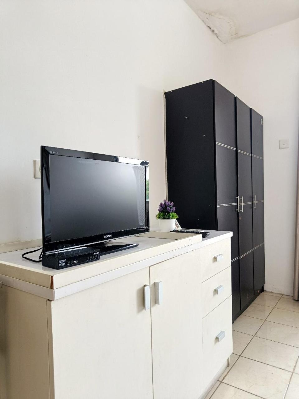 Cozy Studio Room Apartemen Centro City By Nusalink ジャカルタ エクステリア 写真